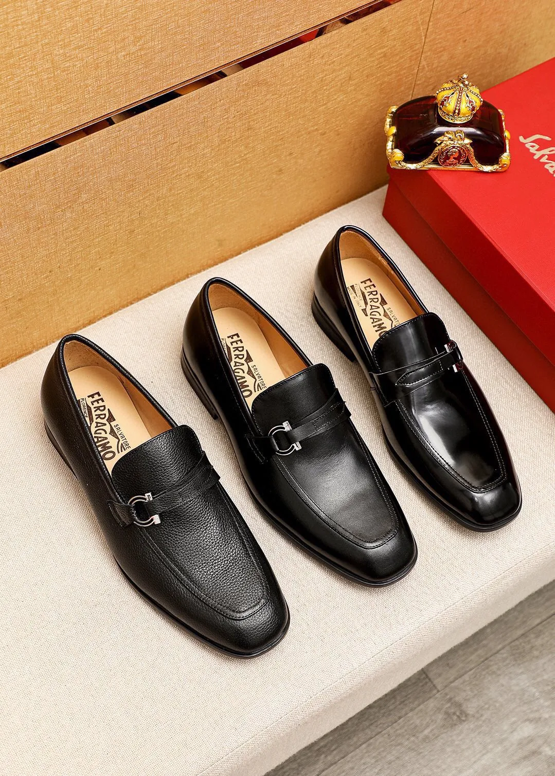 Men's shoes 💰480 💐 Product trademark: Ferragamo "Ferragamo" casual leather shoes Regular size: 38-44 (45🉑️customized) Product materials: Selected imported first-layer cowhide upper + luxury hardware buckle, imported water-dyed cowhide leather lining. Strong three-dimensional visual effect, original rubber outsole Color: 3⃣️seed leather materials available
